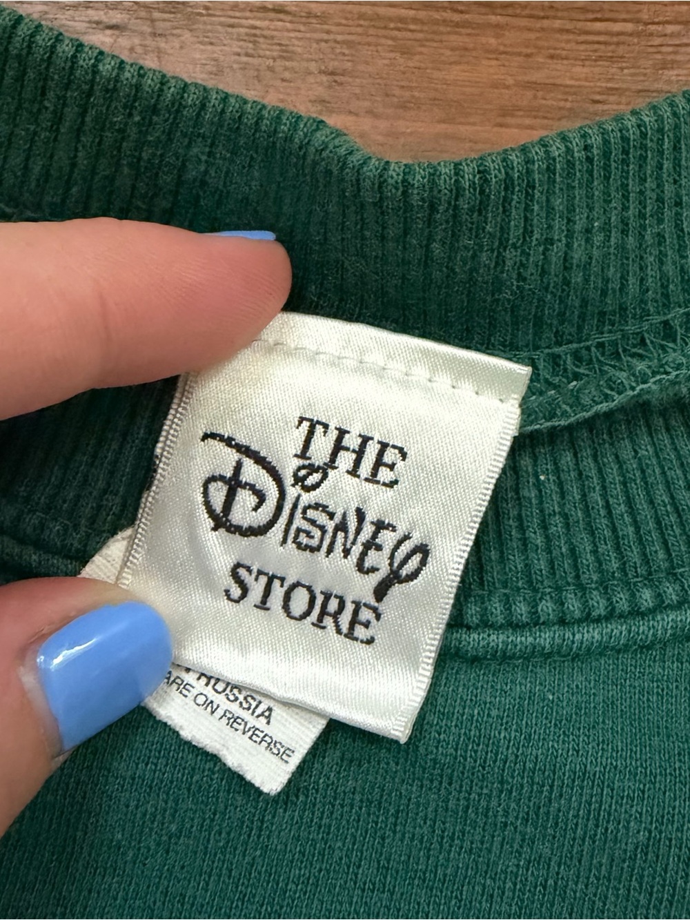 Vintage Disney Store Winnie the Pooh “Bundle O’ Joy” Crewneck Sweatshirt Green - Picture 4 of 7